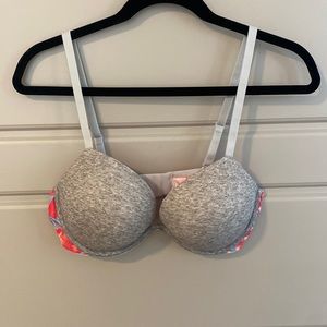 PINK Victoria secret size 36C bra